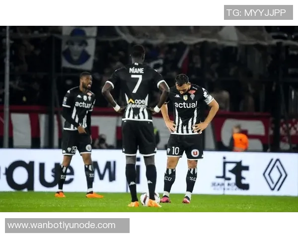 法甲分析:里尔有望击败梅斯昂热与洛里昂或将陷入僵局 法甲分析:里尔有望击败梅斯昂热与洛里昂或将陷入僵局