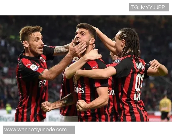 米兰同城德比胜利后球员们在餐厅欢庆继续热烈庆祝 米兰同城德比胜利后球员们在餐厅欢庆继续热烈庆祝