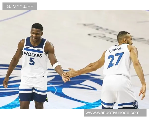 森林狼对华子复出充满信心训练表现令人期待 森林狼对华子复出充满信心训练表现令人期待