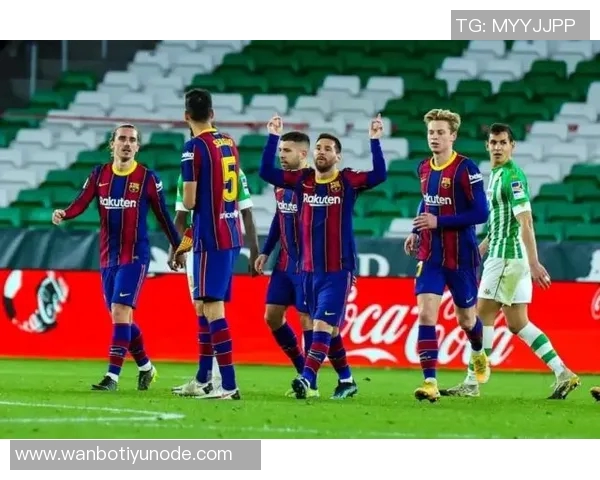 穆勒第96分钟绝杀进球震撼全场直面三名防守球员展现超强实力